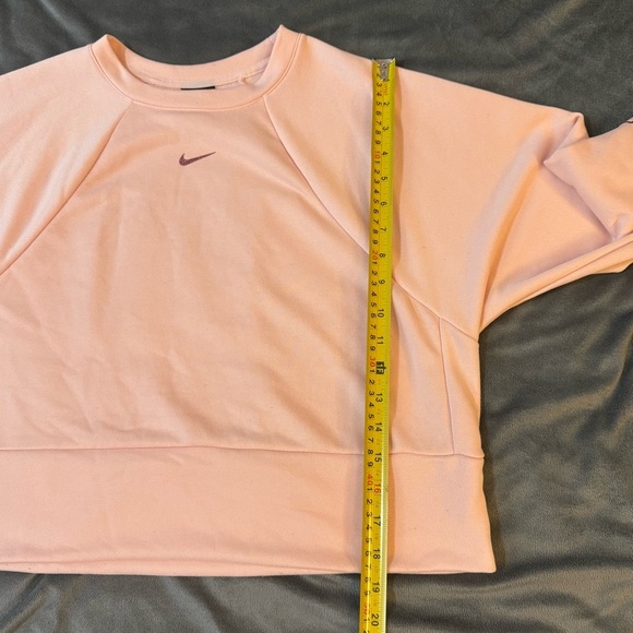 Nike Cropped Dri-Fit Sweatshirt
#1193 - Picture 3 of 9